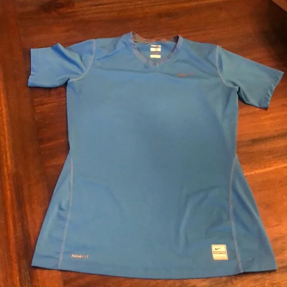 Womens Nike pro work out top